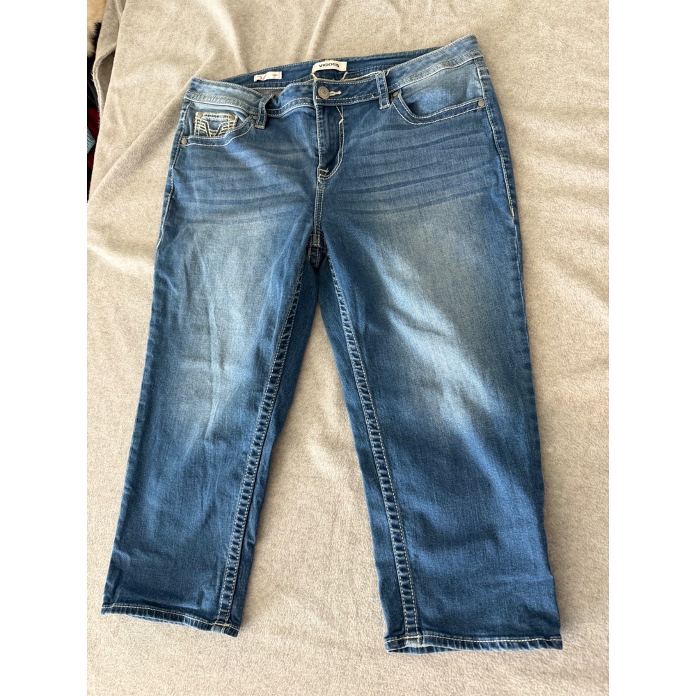 Vigoss Capri Jeans Womens 18 Medium Wash Embroidered Star Back Pocket VC-C02058X